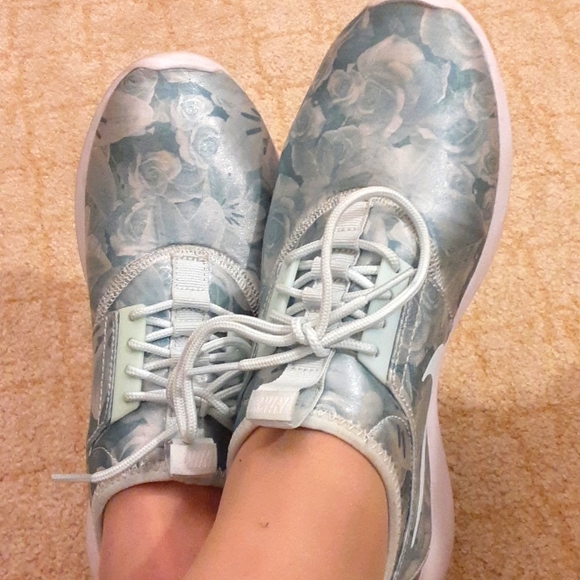 Nike Shoes - Nike shoes